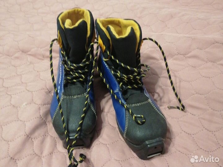 Лыжные ботинки