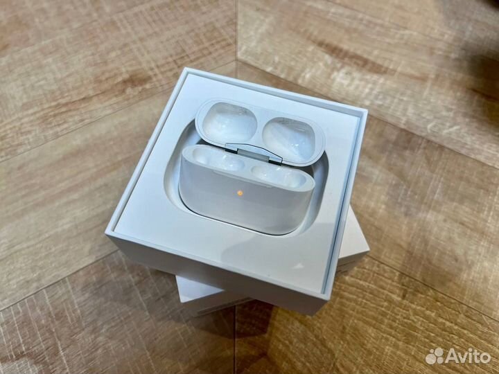 Apple airpods pro with magsafe case