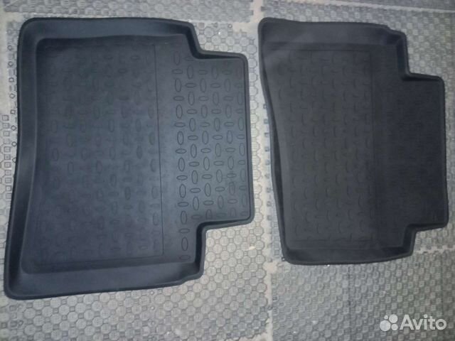Автомобильные коврики резиновые