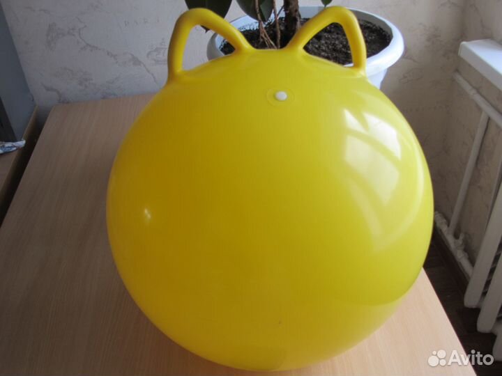 Мяч прыгун с ручкой резиновый надувной