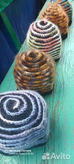 Женские меховые шапки