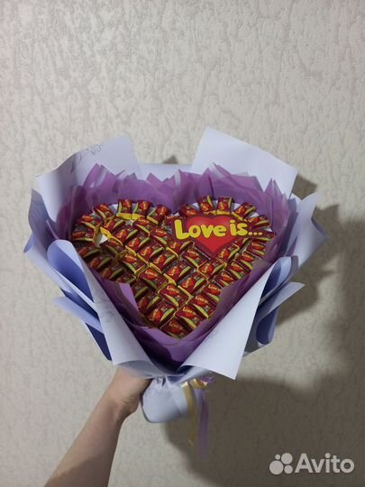 Букет из жевачек love is