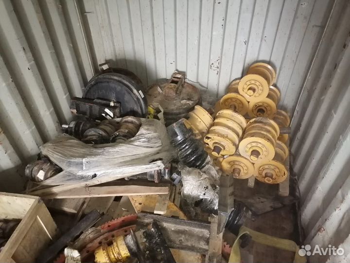 Контейнеры 20,40-фт (с имуществом)