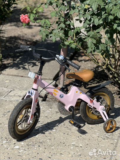 Детский велосипед с ручкой