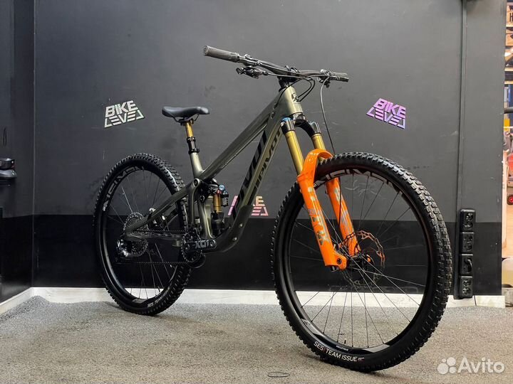 2022 pivot firebird PRO enduro bike