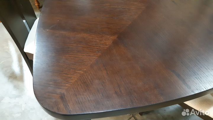 Стол деревянный треугольный. Малайзия