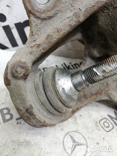 Кулак задний правый Mercdes Ml W164 X164