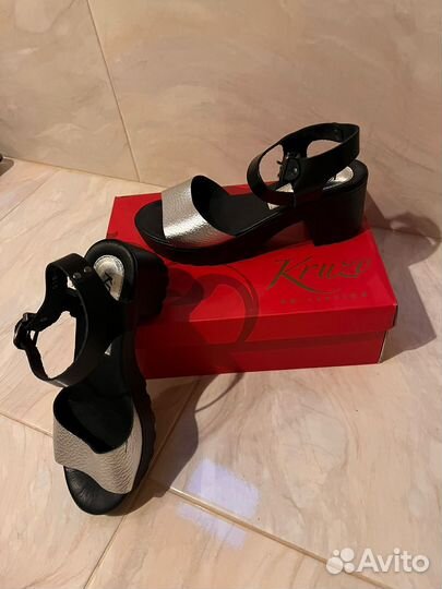 Босоножки 38