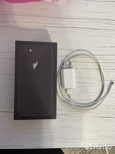 Телефон iPhone 8 64 gb