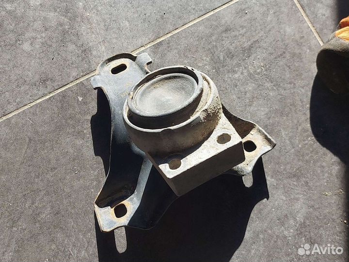 Подушка двигателя ford focus 1