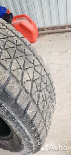 Bridgestone Blizzak DM-V2 235/65 R18