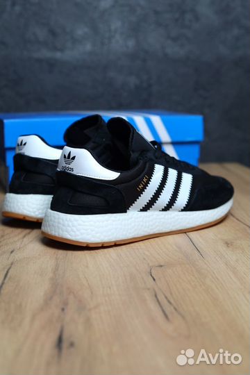 Adidas Iniki