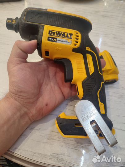 Шуруповерт dewalt DCF620 18v