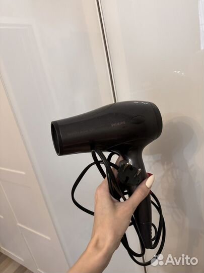 Фен Philips salon dry active ion