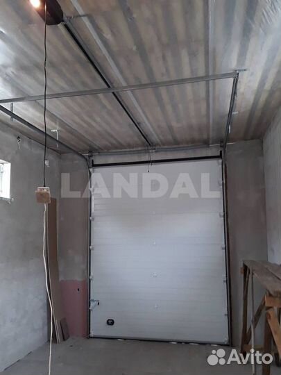 Секционные ворота