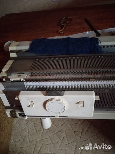 Вязальная машина Silver Reed