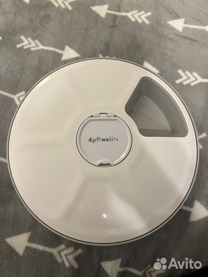 Автокормушка для собак и кошек