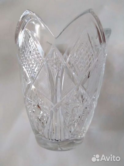 Хрустальная ваза
