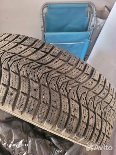 Michelin X-Ice North 215/55 R18