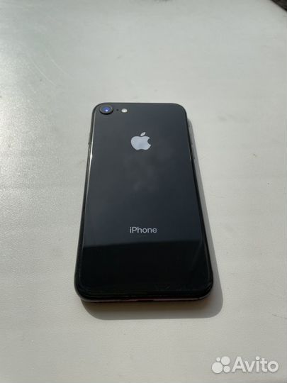 iPhone 8, 64 ГБ