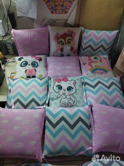 Подушка в кроватку