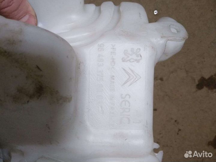 Бачок омывателя Peugeot 207