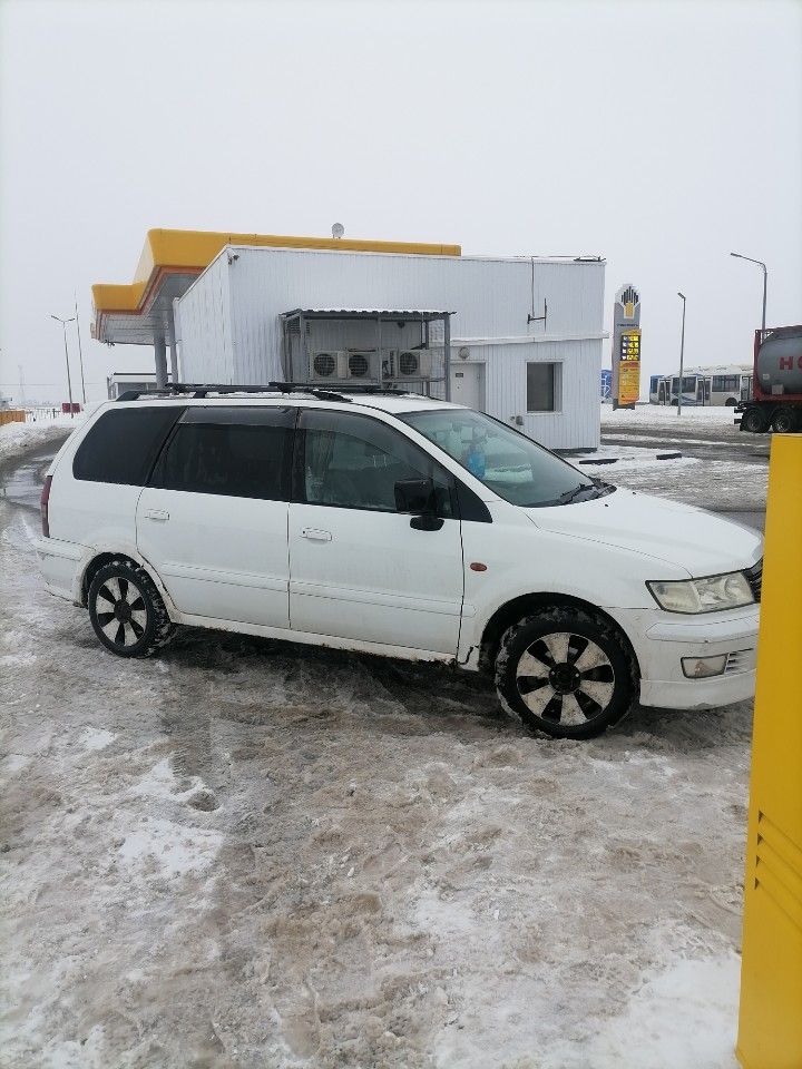 Mitsubishi Chariot: фото владельца