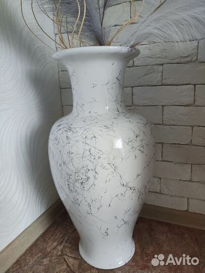 Ваза большая напольная белая