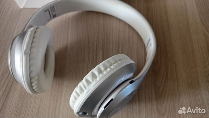 Наушники накладные. Беспроводные. Новые