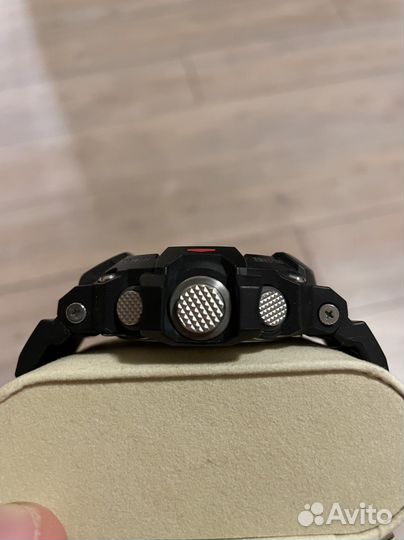 Продаю часы