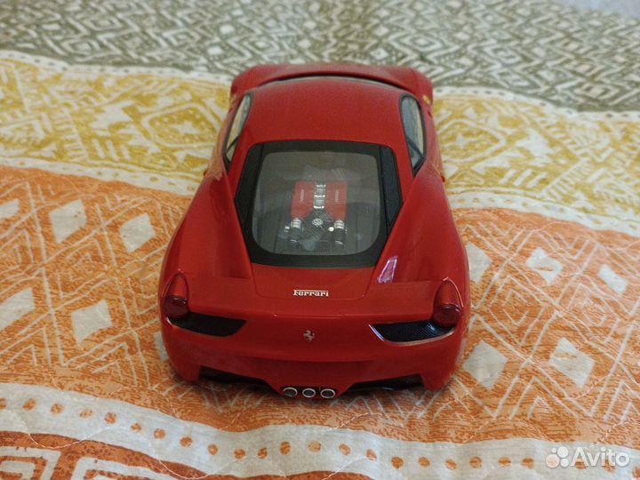 Игрушечная машина ferrari