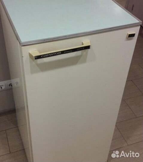 Морозильник мини Saratov 91л 86см отличное состоян