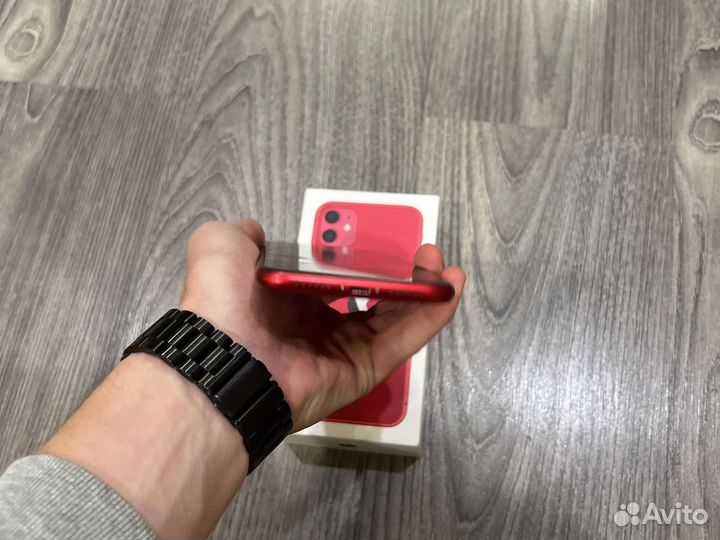 iPhone 11 red