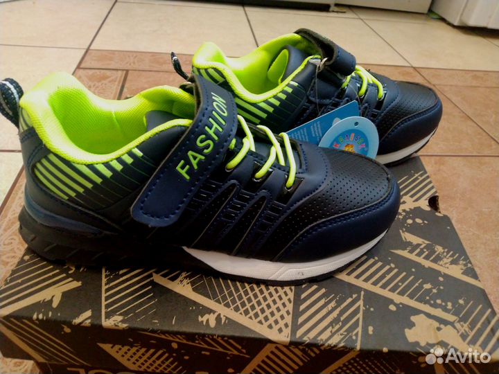 Новые кроссовки для мальчика, р.29 (18.5 см)