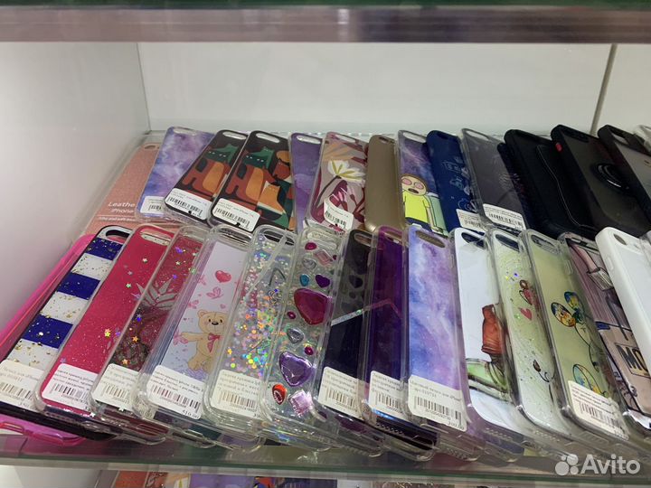 Чехлы на iPhone SE 2020