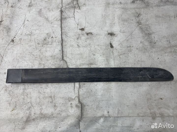 Молдинг двери задней правой mitsubishi colt z30