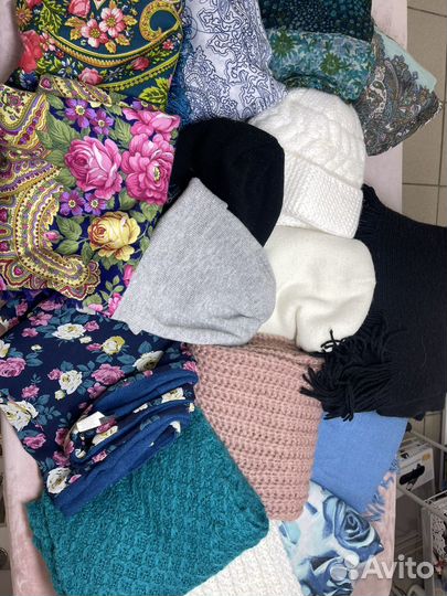 Женские шарфы и платки пакетом