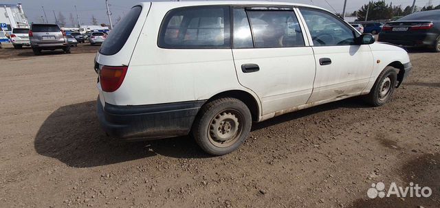 Toyota Caldina 1.5 AT, 1997, битый, 238 000 км