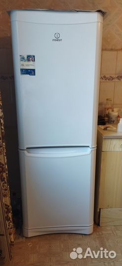 Холодильник-морозильник indesit