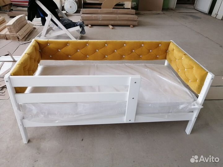 Детская кровать софа с каретной стяжкой