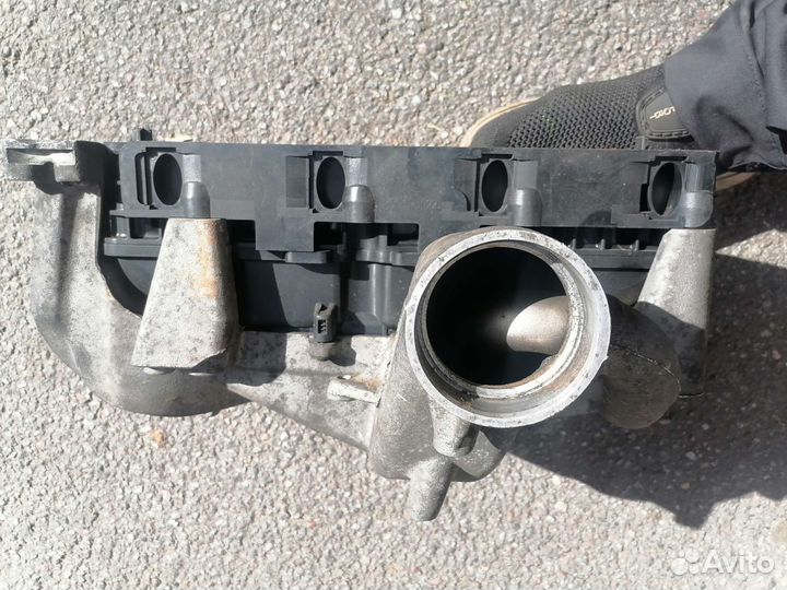 Впускной коллектор Mercedes Sprinter