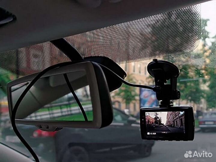 куда вешать видеорегистратор