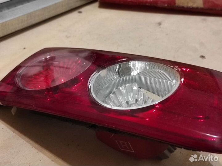 Фонарь задний / стоп сигнал запчасти Mazda Demio