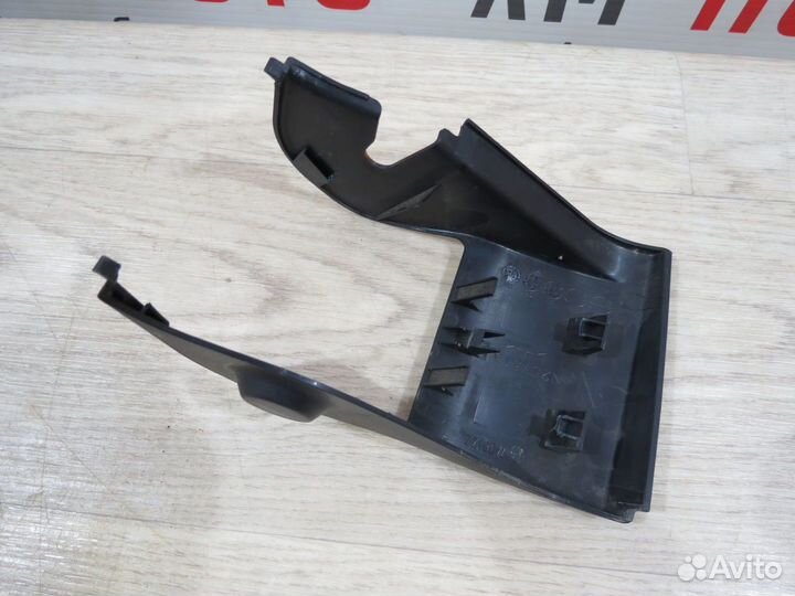 Накладка крепления сиденья Mitsubishi Outlander XL