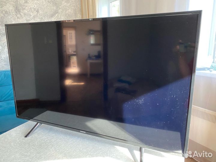 Телевизор Samsung модель: UE43J5202AU