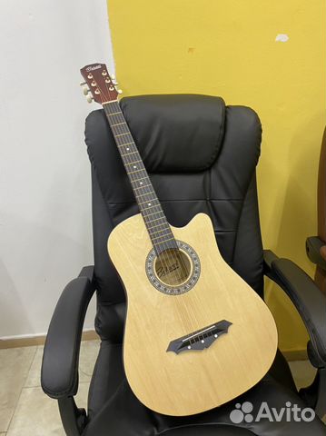 Акустическая гитара натуральная
