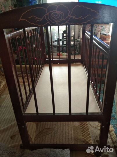Детская кроватка с матрасом
