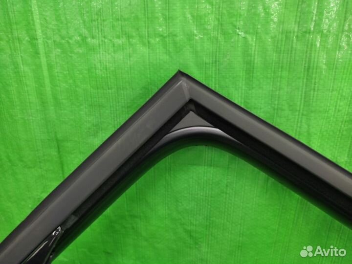 Рамка двери прав. зад. Volkswagen Touareg