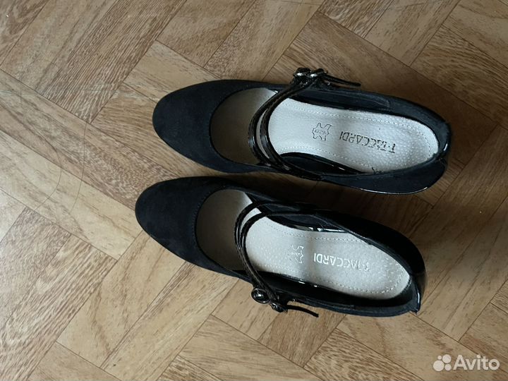 Туфли женские на каблуке