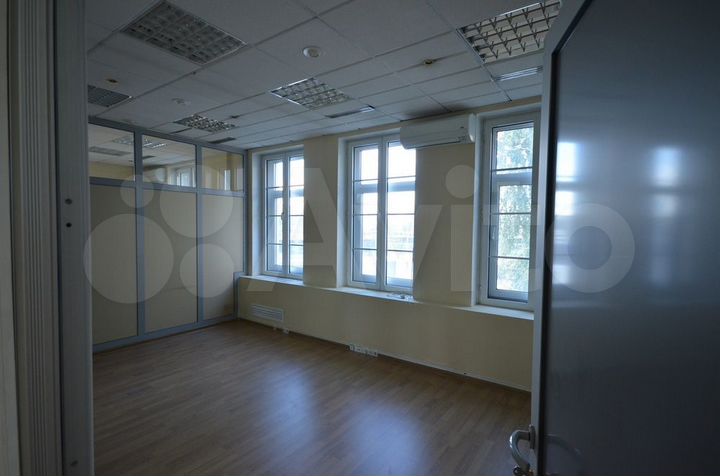 Здание на Лужнецкой наб. 10Б, площадь 869 м²